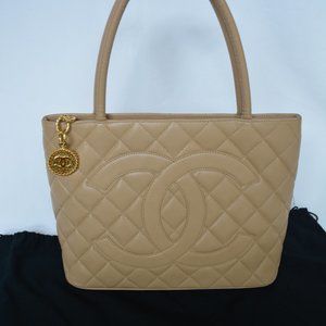 CHANEL Medallion Quilted CC Tote Bag Purse